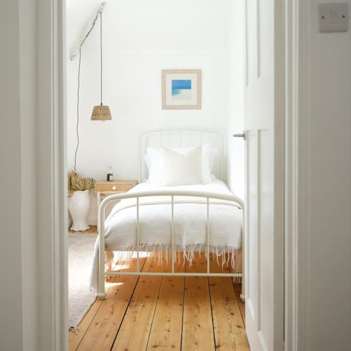 The Palm House Falmouth - Minutes From The Beach! Extérieur photo